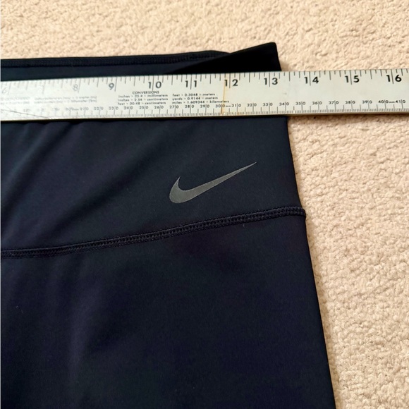 Nike Black and Pink Feather Pattern Leggings - Picture 8 of 12